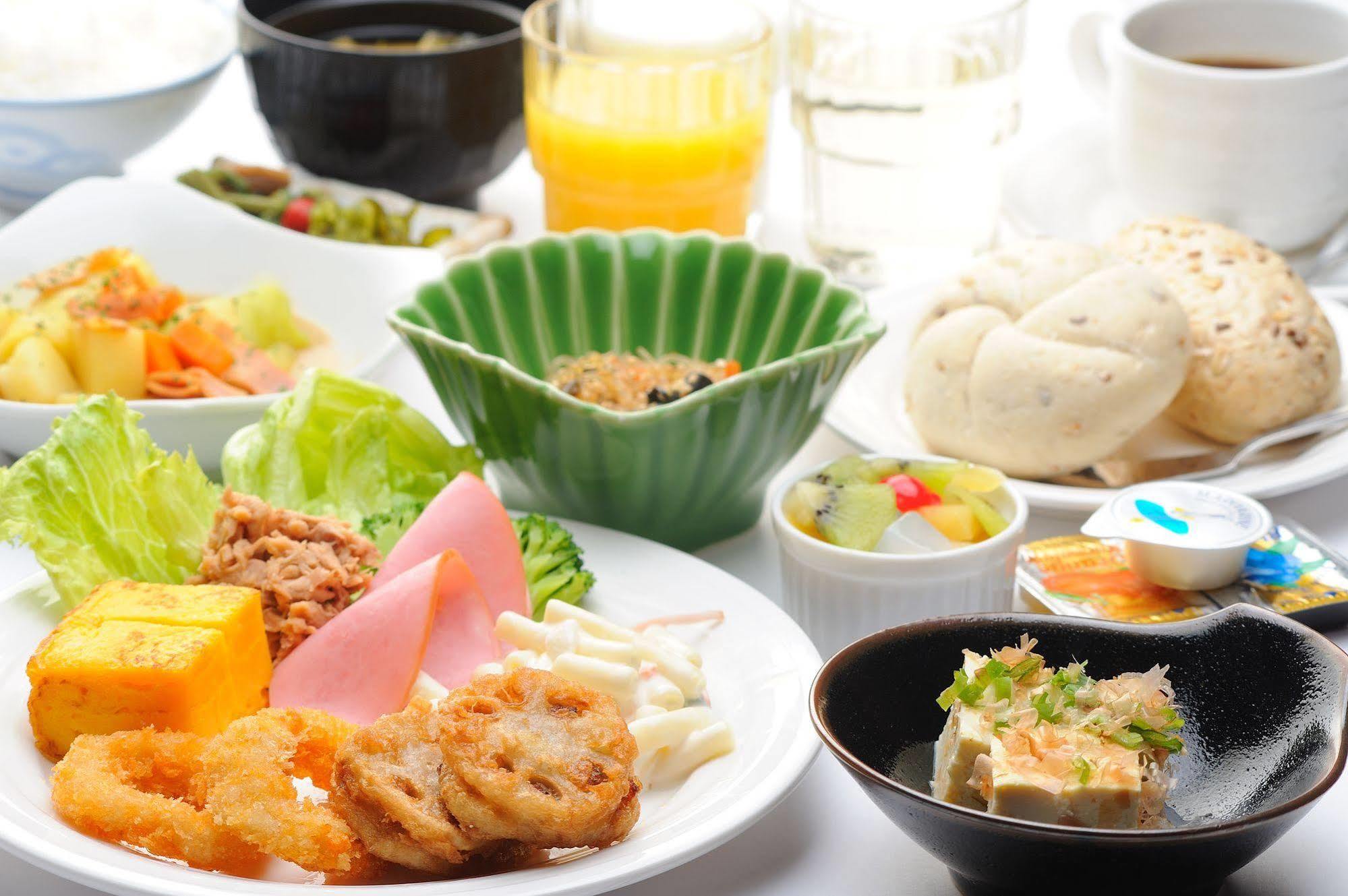 Hotel Route-Inn Wakamiya Inter Miyawaka Экстерьер фото